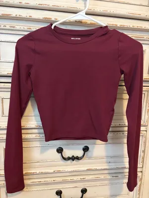 Hollister Long Sleeve Crop Top - XXS thumbnail 1