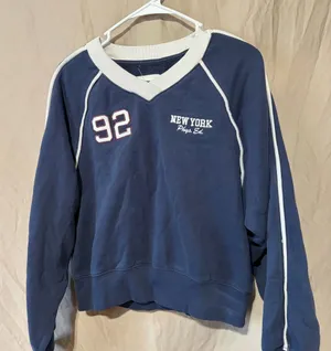 Abercrombie & fitch crewneck thumbnail 1