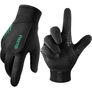 A Pair Of Touchscreen Gloves Black thumbnail 1