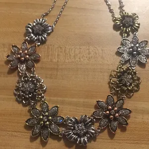 Stunning signature piece necklace. New. thumbnail 6