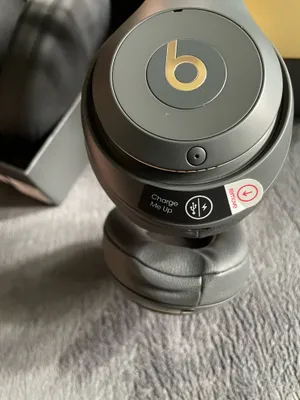 Shadow Grey Dr. Dre Beats Studio3 Bluetooth On-Ear Wireless Headphones thumbnail 3