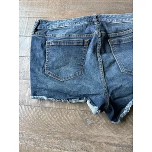 Torrid women's Blue Distressed 3" Jean Shorts Size‎ 18 thumbnail 8