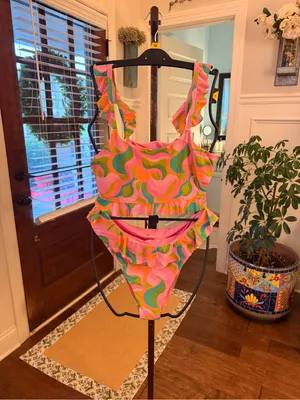 Show Me Your MuMu NWOT Barbie Party Wave Seaside Ruffle Bikini Set thumbnail 3