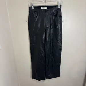 Abercrombie & Fitch 90s Relaxed Vegan Leather Ultra High Rise Pants Black 25 0S thumbnail 8