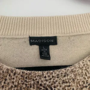 Madison short sleeve blouse Size L thumbnail 5