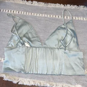 Woman’s size small Zara top thumbnail 3