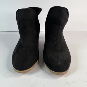 Seven7 Women's Soho Boot Black Suede CutOut Side Block Heel Ankle Booties Size 7 thumbnail 2