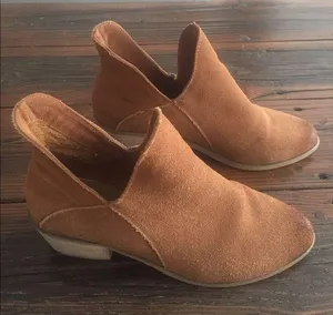 Brown suede booties thumbnail 1