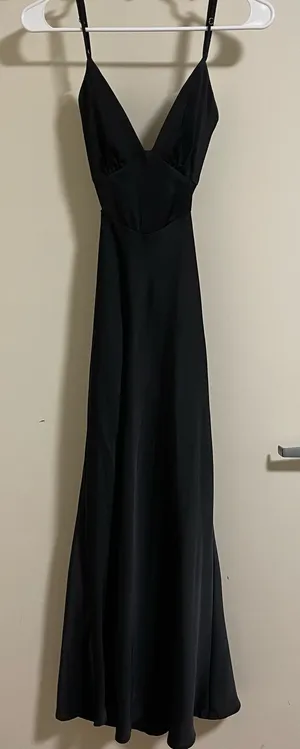 2Bella Women’s Black Sleeveless V-Neck Satin Midi Dress (Size M) thumbnail 1