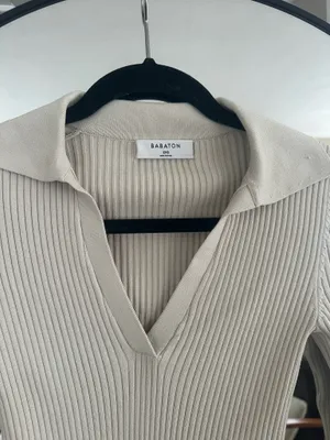 Aritzia top thumbnail 3
