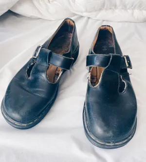 Dr. Martens vintage 80s POLLEY SMOOTH LEATHER MARY JANES / woman’s 10 / made in england / distressed thumbnail 3