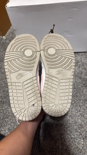 Air Jordan 1 Mid SE Lt Iron Ore/Atmosphere White thumbnail 5
