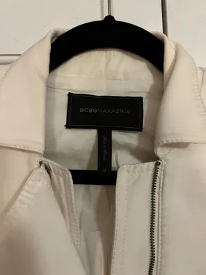 BCBGMAXAZRIA cream leather jacket with suede sleeves and embroidery. Size M #leatherjacket #embroidery thumbnail 2