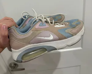 Nike Air Shoes thumbnail 1