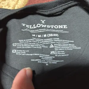 Yellowstone woman t shirt​ Black Size M thumbnail 3