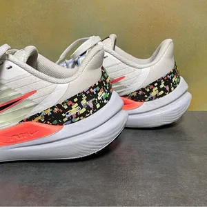 Nike Air Winflo 9 Women’s Running Shoes White Size 8.5 thumbnail 16