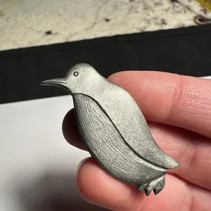 Penguin Bird Brooch Pin Pewter Tone thumbnail 3