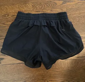 Athleta shorts thumbnail 2