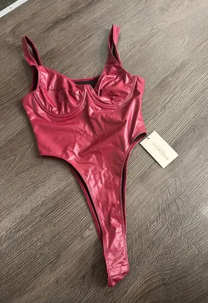 SHEIN Red Faux Leather Underwire Bodysuit thumbnail 1