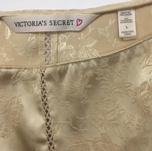 Vintage 90s Victoria’s Secret Gold Cami and Shorts Pajama Set thumbnail 3