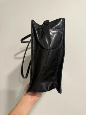 BEIS The Work Tote in Black Croc-Embossed Faux Leather thumbnail 11