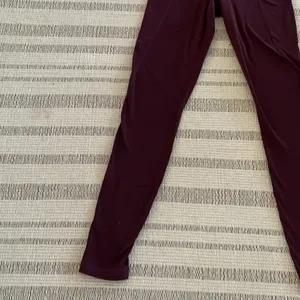 ATHLETA Maroon Burgundy Leggings with Pockets thumbnail 2