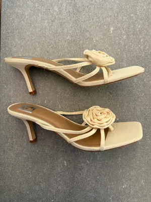 DV Dolce Vita Zelly Rosette Sandal Cream Canvas Strappy Heels Size 11 thumbnail 5