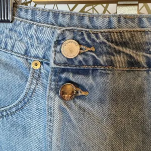 💛BLANKNYC Denim Cross Over Wrap Skirt, Size 29 thumbnail 3