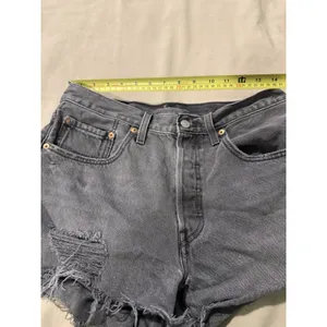 Levi's 501 Shorts Womens W30 Button Fly Frayed Hem Dark Wash Whisker Mid Rise thumbnail 7