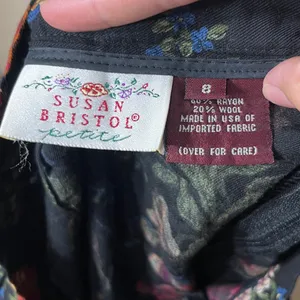 Vintage Susan Bristol Petite Floral Midi Skirt Black‎ Red Roses Grapes Size 8 thumbnail 5