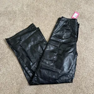 Edikted Faye Faux Leather‎ Cargo Pants thumbnail 2