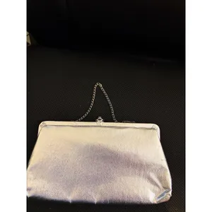 Vintage Silver Metallic Kiss Lock Clutch Bag with Chain Strap Evening Purse‎ thumbnail 2