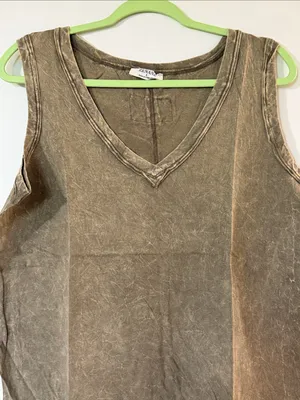 Zenana NWOT Outfitters Washed Mocha V-Neck Sleeveless Tank thumbnail 3
