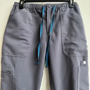 Figs Technical Collection Gray Scrub Pants Size Small SHORT Womens Straight Leg thumbnail 2