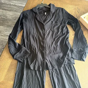 Skims Soft Lounge Rib Sleep Set, Brand New, Black, Size X-Small, $128 thumbnail 7
