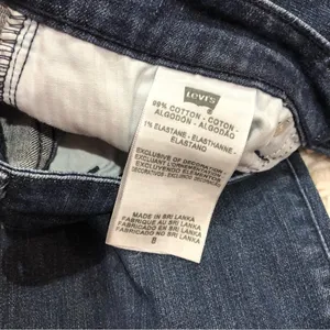 Levi’s Demi Curve Classic Fit Embroidered Pockets Cropped Capri Jeans‎ 8 thumbnail 8