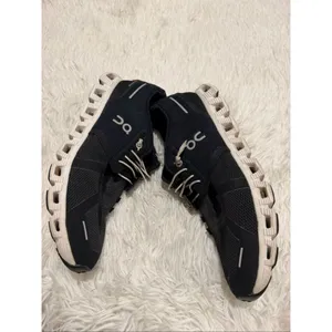 On Cloud Shoes in Black Size Women's 10 thumbnail 3