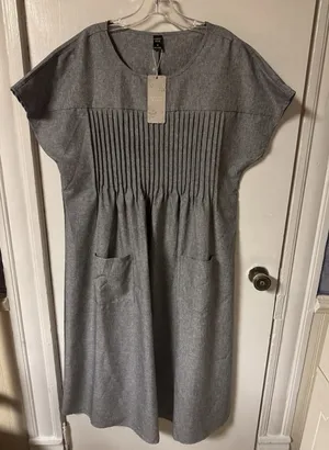 Emery Rose Size M‎ Grey Flowey Midi Length Dress thumbnail 1