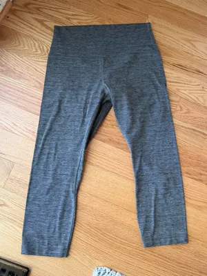 Lululemon Cropped Aligns Gray Heathered Leggings Size 10 | Y2K Capri thumbnail 1