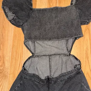 Altar'd State Puff sleeve romper with cut out back thumbnail 6