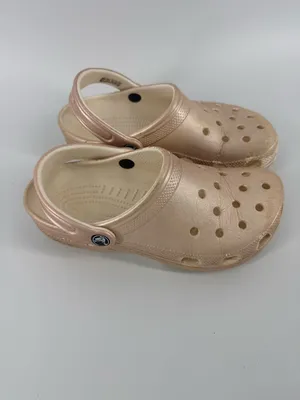 Crocs Classic Shimmer Clogs Shoes Men’s Size 5 Women’s Size 7 Champagne Rose GUC thumbnail 3