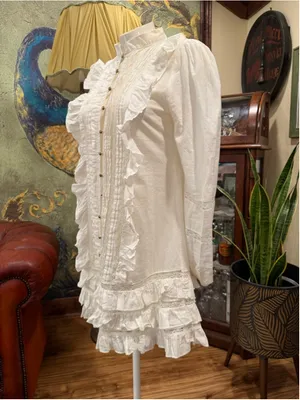 White Ruffle Mini Dress Glam Coastal Boho Lace Long Sleeve Tuxedo Pleat Sz M thumbnail 4