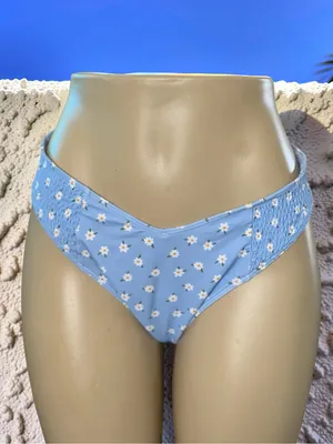 Hollister Blue Daisy Floral Print Bikini Bottom Size Medium Smocked Sides thumbnail 2