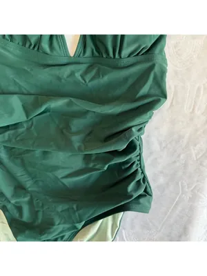 Cupshe NEW Women's Green Ruched Halter Top Swimsuit Swimwear Size Large #26034 thumbnail 6