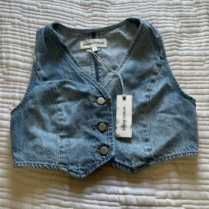 Aritzia The '90s Mia Cropped Denim Vest thumbnail 9
