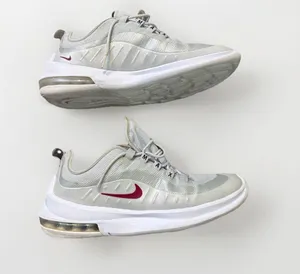 Nike Air Max Axis Women's Size 10 Running Shoes White Black Light Bone‎ thumbnail 1