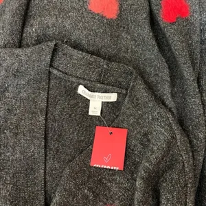 NWT!! CELEBRATE‎ TOGETHER Heart Cardigan Sweater Grey Pink Red Hearts Large thumbnail 9