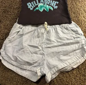 Billabong Shorts thumbnail 1