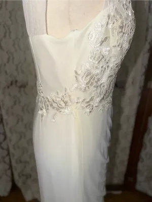 Elegant New David’s Bridal Chiffon Mesh Wedding Gown thumbnail 6
