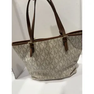 Michael Kors Jet Set Travel Tote - Vanilla MD tote Hang Tag Logo thumbnail 5